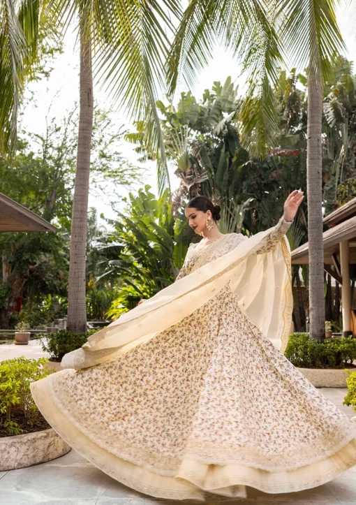Lawn - Faiza Saqlain - Zinnia Luxury 25 - VinikaFaiza Saqlain - Image 4