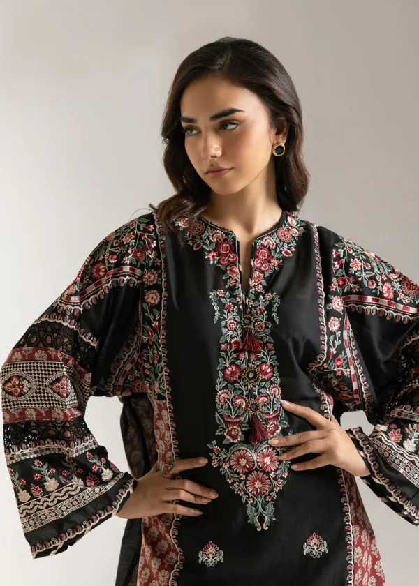 EMBROIDERED SUIT