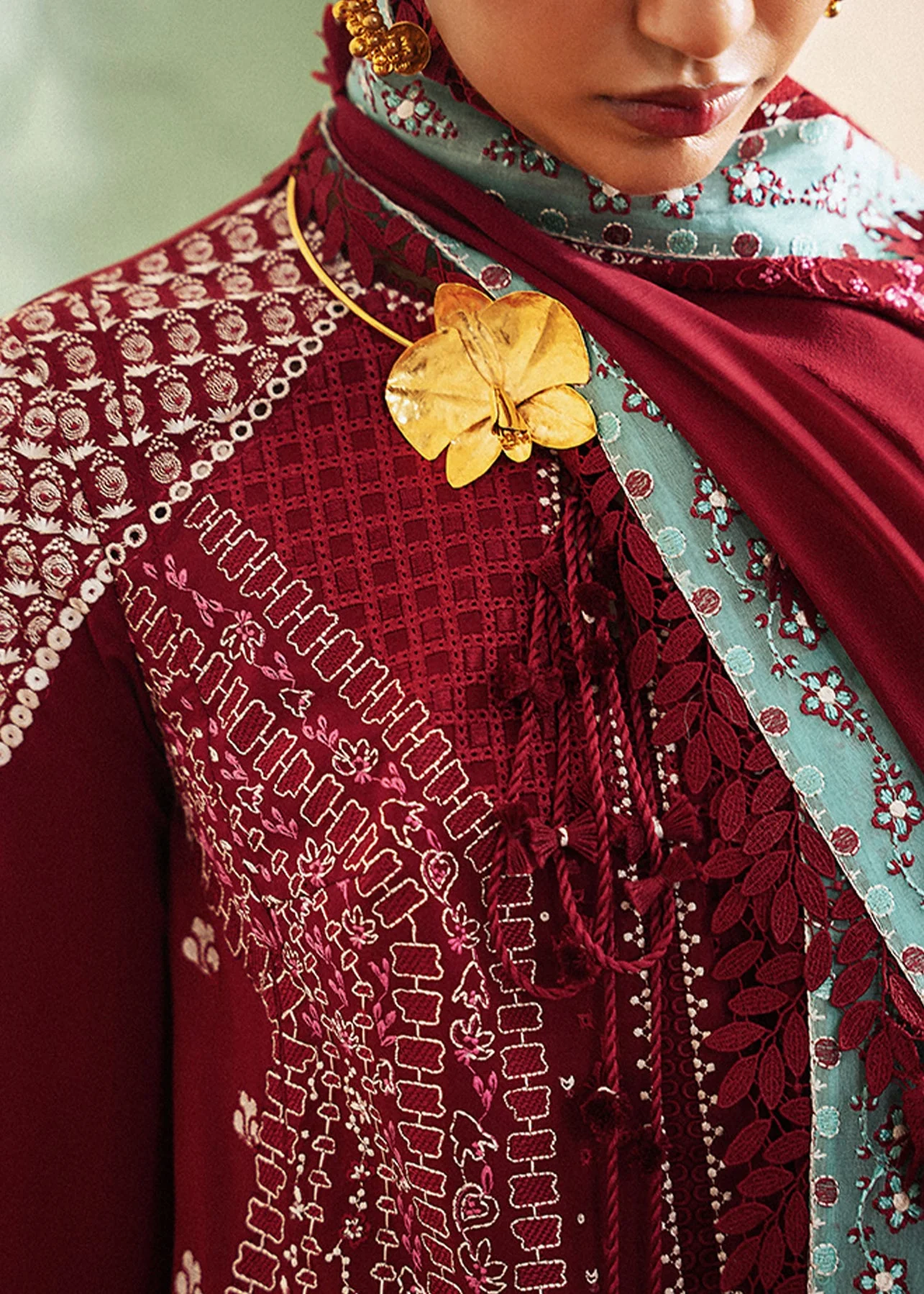 Suffuse Eid Unstitched Embroidered Lawn 3Pc Suit - INEESA - Image 3