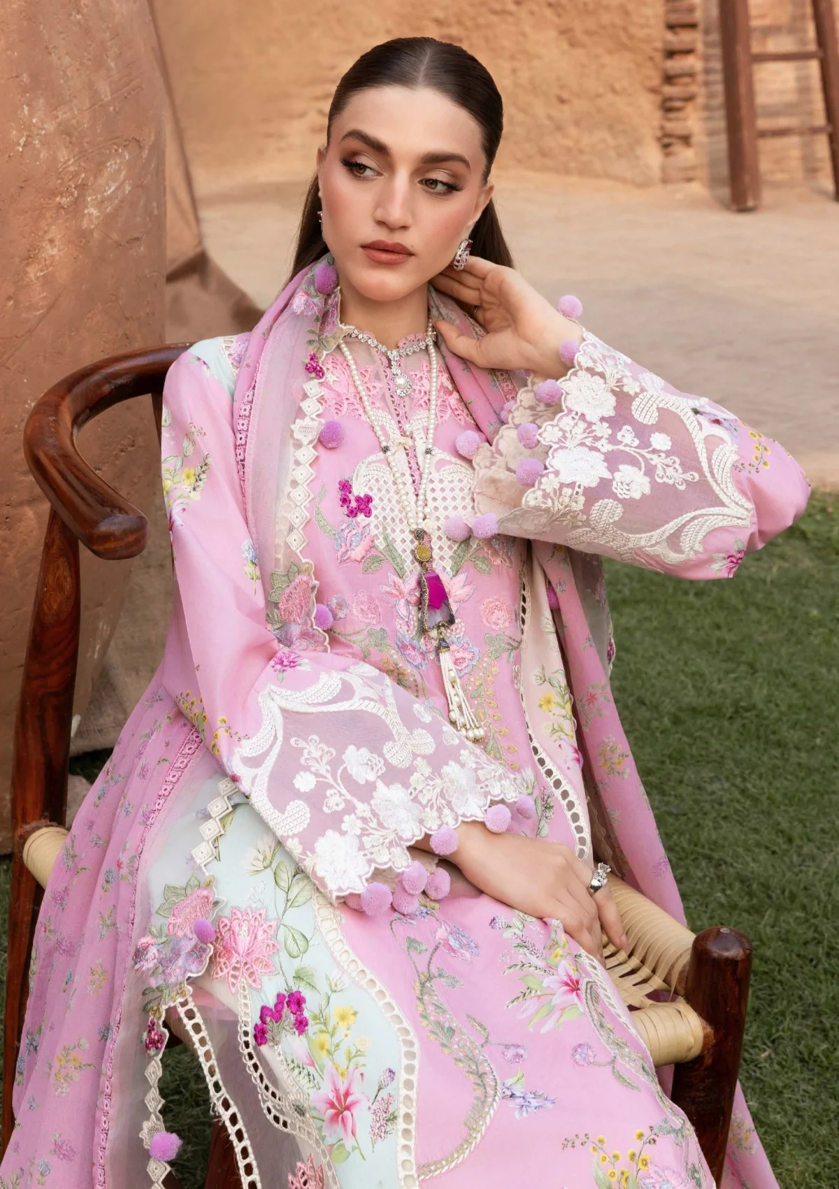 Lawn - Saira Shakira - Breeze - Image 3
