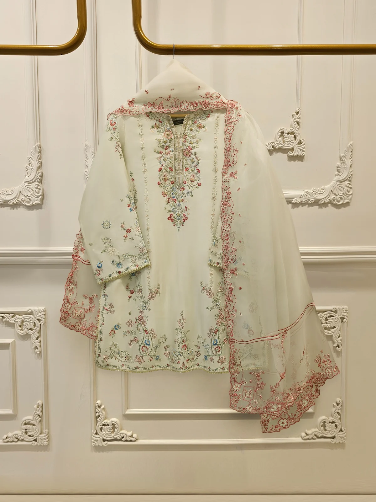 3 Piece- Pure Sheesha Silk Embroidered Suit