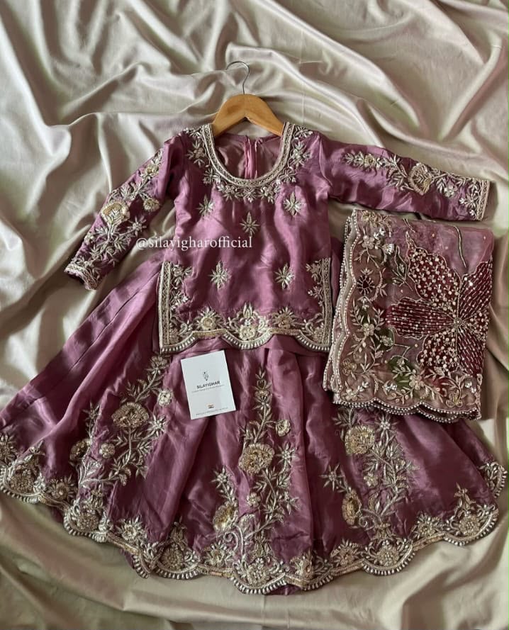 SILK LEHENGA SET - Image 3