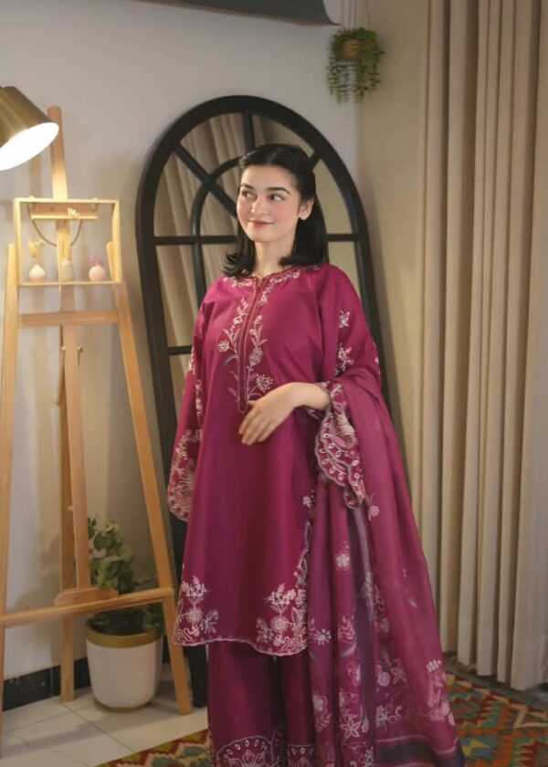 Zohra Embroidered -3pc